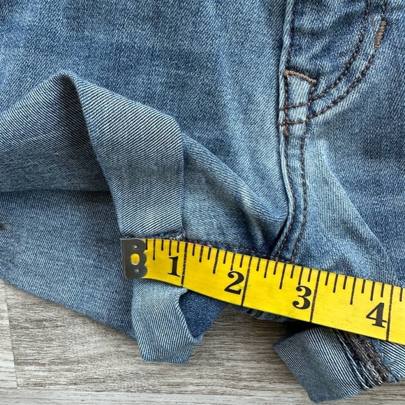 Express Blue Jean Shorts with Distressed Hem size 6 - Picture 6 of 11